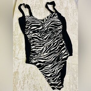 Ashley Stewart Black & White Zebra Print One-Piece Plus Size 20 Tummy Control